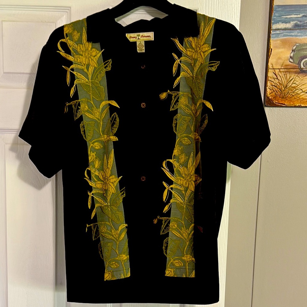 Tommy Bahama Black and Green Casual Button Down Shirt with Bamboo Design